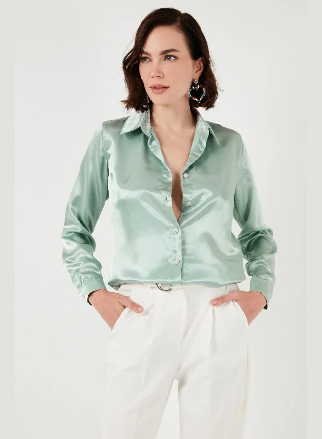 ليلا قميص كلاسيكي بقصة عادية من الساتان للنساء