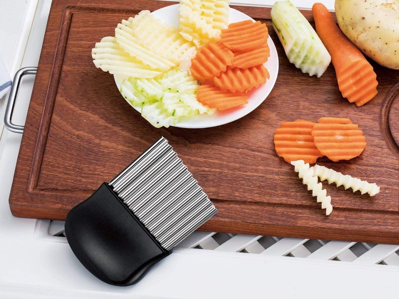 Leeonz® Potato Crinkle Cutter, Stainless Steel Crinkle Cutting Tool, Potato Fry Cutter, Kitchen Vegetable Wavy Blade Cutter, Vegetable Strips Salad Fruit Chopping Knife - Image 4