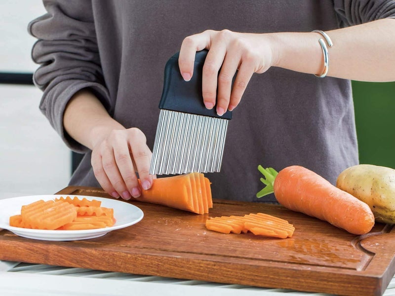 Leeonz® Potato Crinkle Cutter, Stainless Steel Crinkle Cutting Tool, Potato Fry Cutter, Kitchen Vegetable Wavy Blade Cutter, Vegetable Strips Salad Fruit Chopping Knife - Image 3