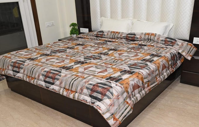 MICROFIBRE DOUBLE BED ALL WEATHER COMFORTERBLANKET AC COMFORTER SIZE 230 CMS X 250 CMS DC5