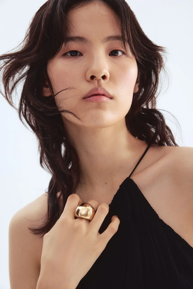 اتش اند ام بلوزة بشرائط مكشكشة