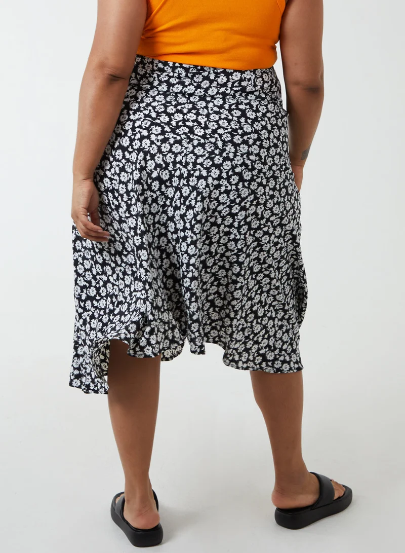 بلو فانيلا Curve Asymmetric Seam Midi Skirt