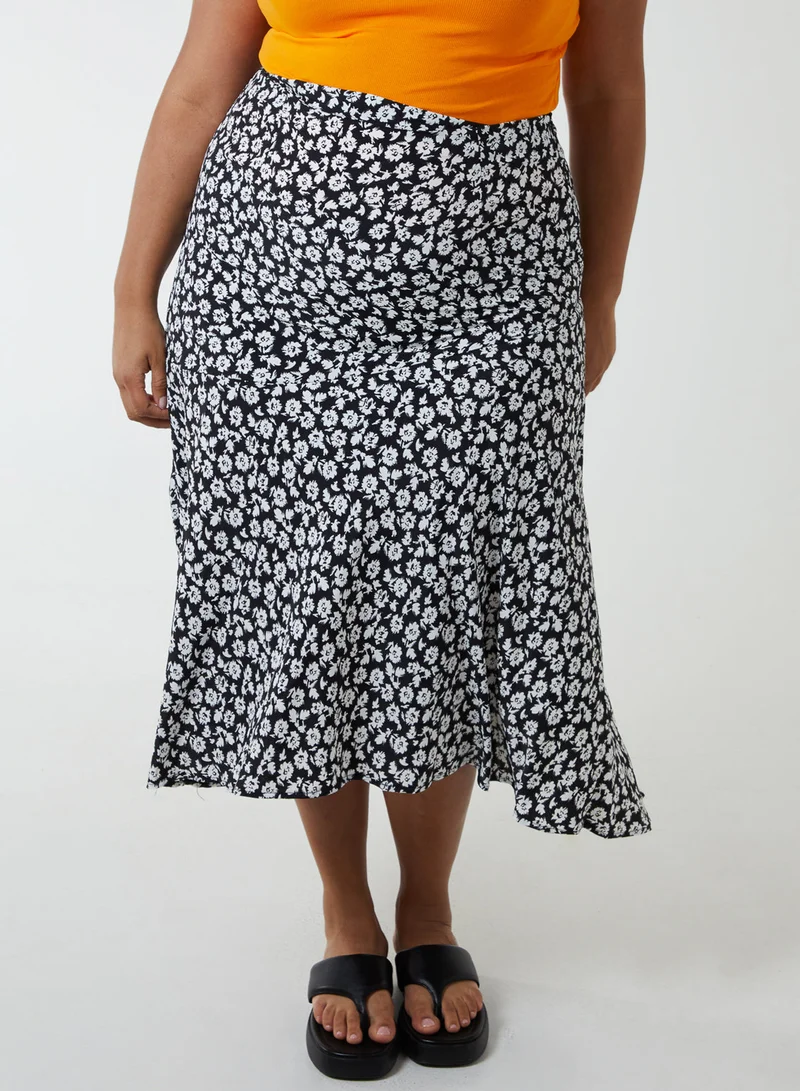 بلو فانيلا Curve Asymmetric Seam Midi Skirt