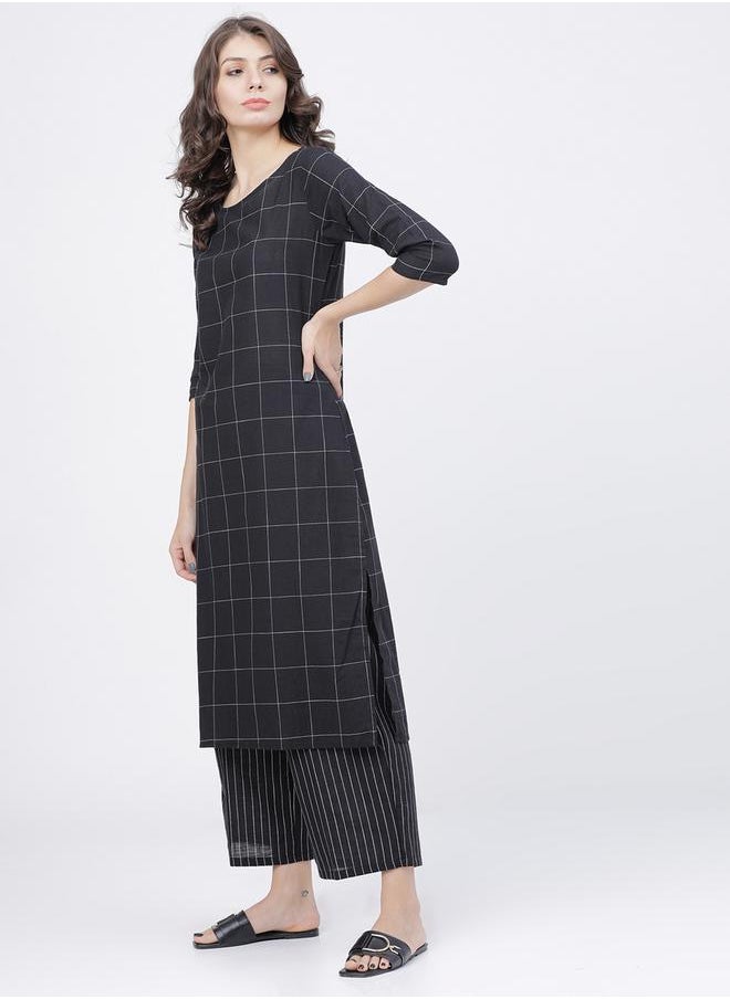 Vishudh Women Black & Off-White Checked Straight Kurta by Styli  - Image 2