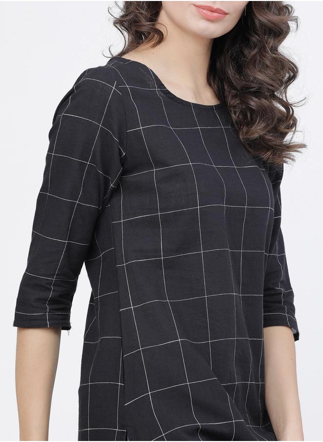 Vishudh Women Black & Off-White Checked Straight Kurta by Styli  - Image 4