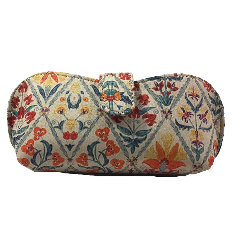 STYLE BITE Store STYLE BITE Handmade Fabric Sunglasses Case with Floral Print | Eyeglass Case for Women & Men | Soft Padded Spectacle Holder with Magnetic Button | Travel Glasses Pouch - Image 1