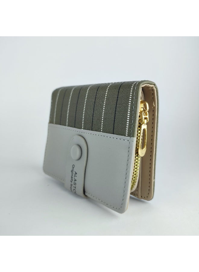 Luxury Women’s Leather Wallet – Interior Compartments for Easy Organization - Image 3