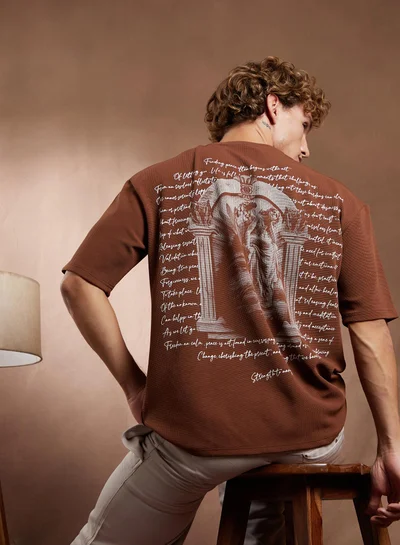 Campus Sutra Campus Sutra Men's Mocha Brown Boxy Mytho-Modernism T-Shirt For Casual Wear | Crew Neck | Short Regular Sleeves | Pull On Closure | T-Shirt Crafted With Comfort Fit For Everyday Wear
