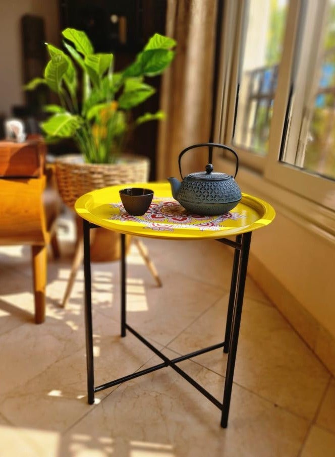 TTTP The Professionals Choice FOLDABLE METAL TABLE CONSISTS OF ROUND TRAY AND BLACK STAND FOR THE LIVING ROOM (DIAMETER 46CM, HEIGHT 51CM) YELLOW GEOMETRIC PATTERN COLOR - Image 3