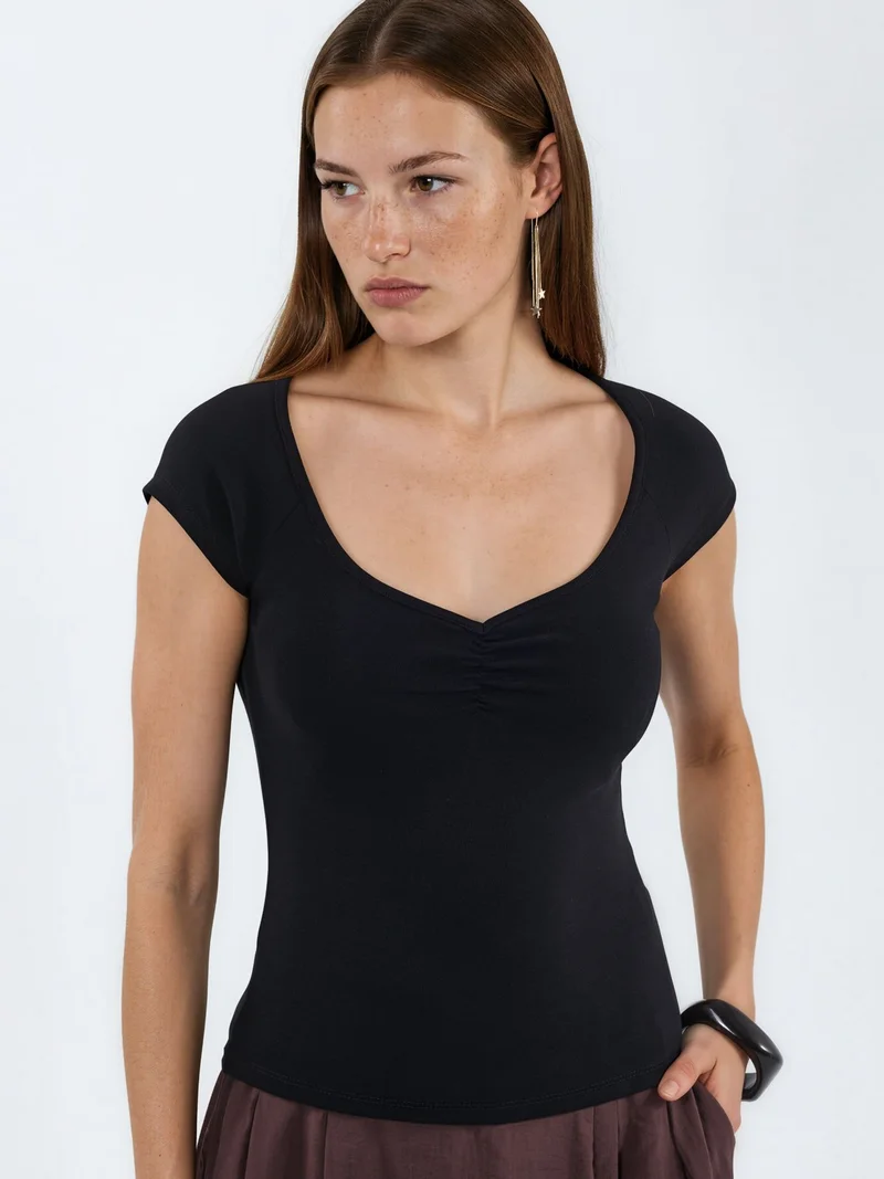 بوسيم BUSEM V-Neck Short Sleeve Drape Blouse