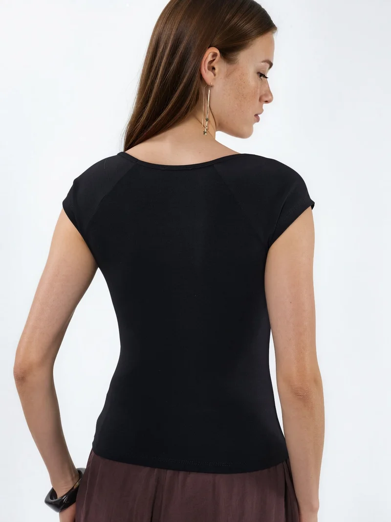 بوسيم BUSEM V-Neck Short Sleeve Drape Blouse