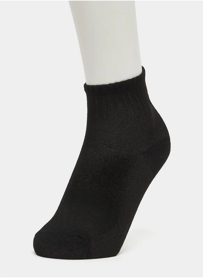 Styli Styli Set of 5 - Solid Crew Socks
