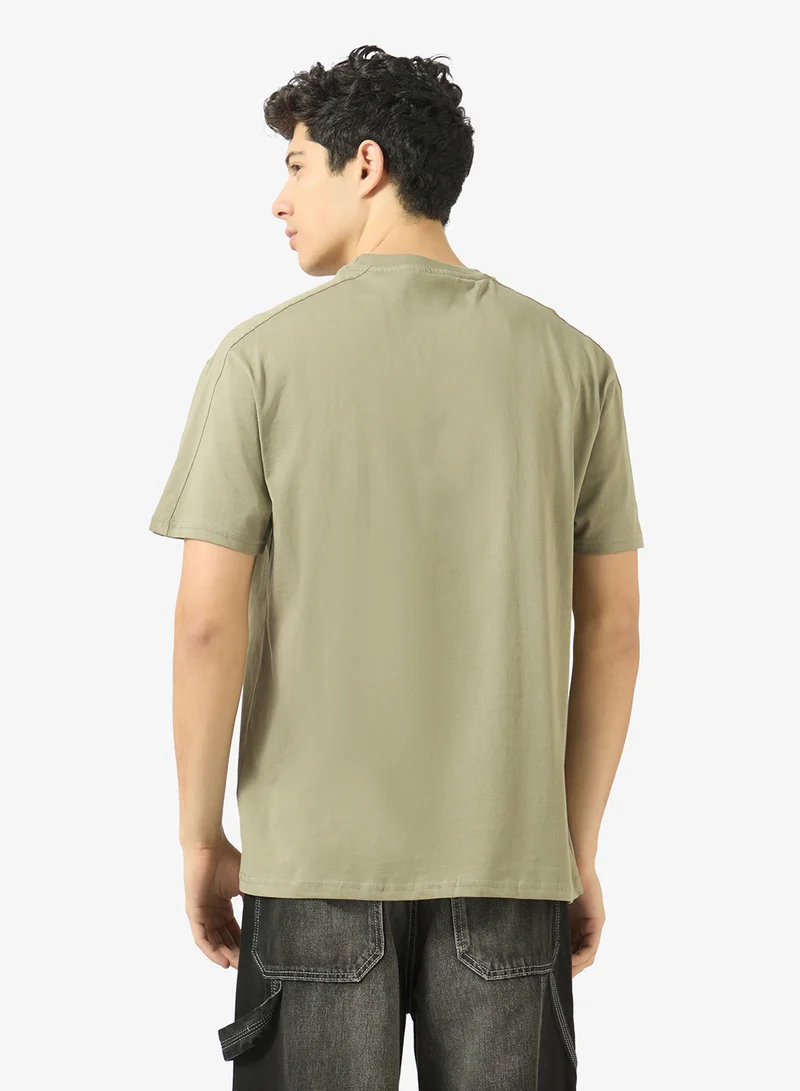 ريبلز مع نمشي Mens Drop Shoulder T-shirt