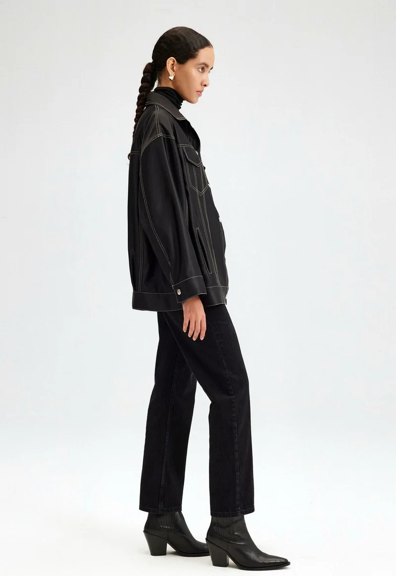 توتشي Contrast Stitched Matte Satin Jacket