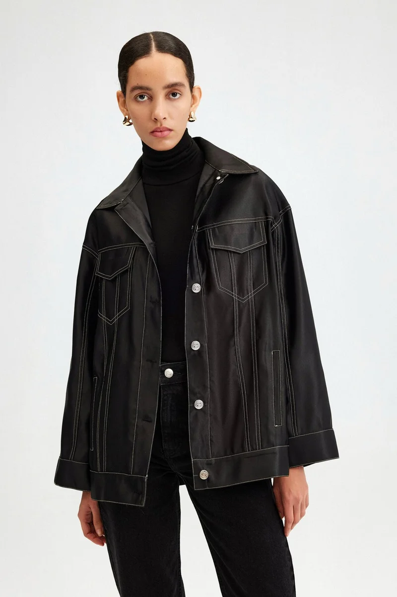 توتشي Contrast Stitched Matte Satin Jacket