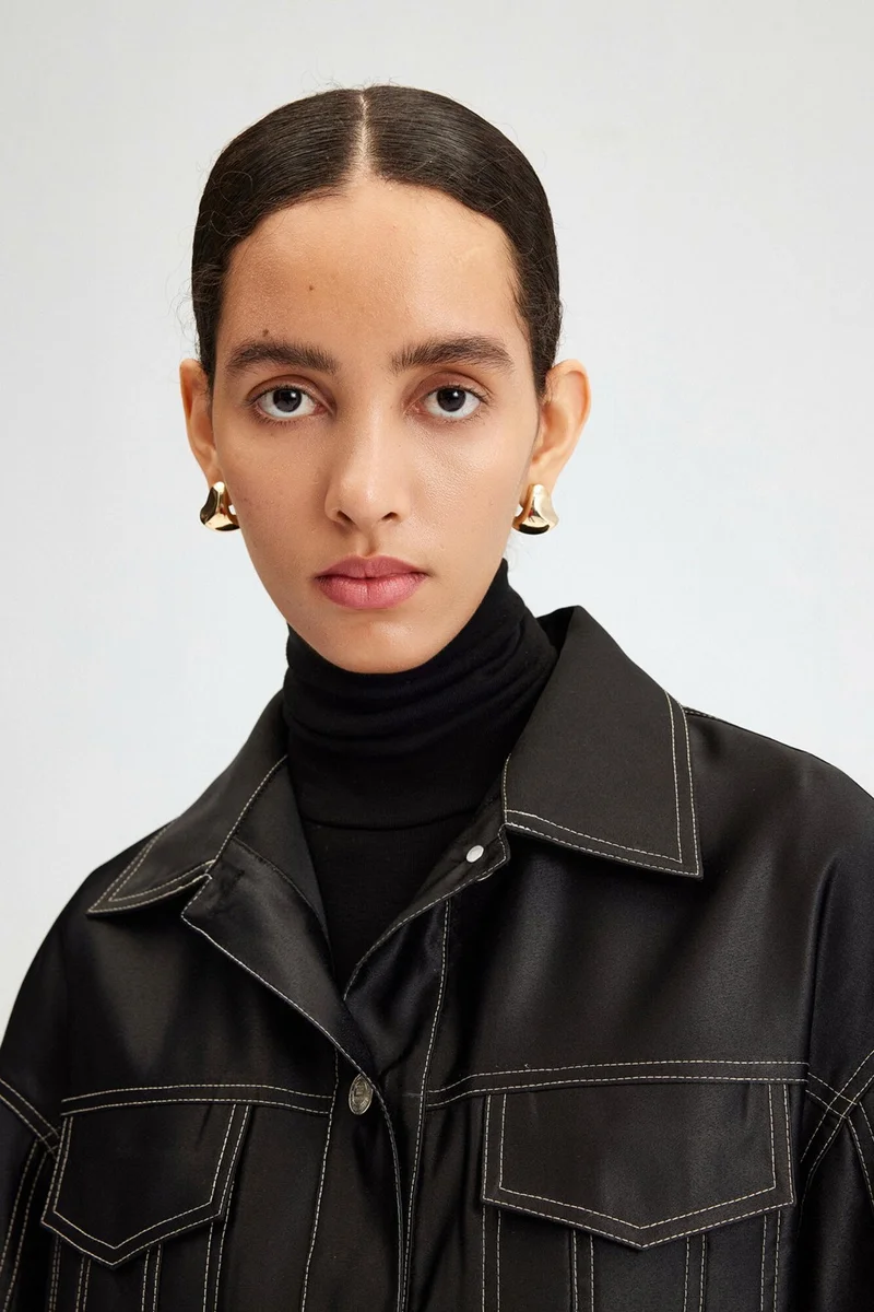 توتشي Contrast Stitched Matte Satin Jacket