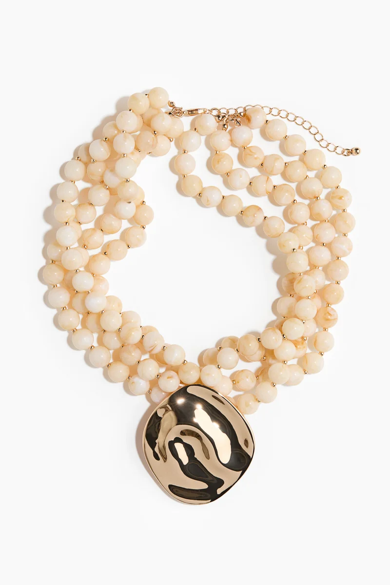 Beaded pendant necklace