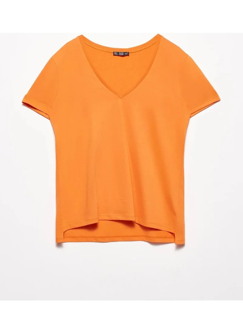 ديلفين V-Neck Basic T-Shirt