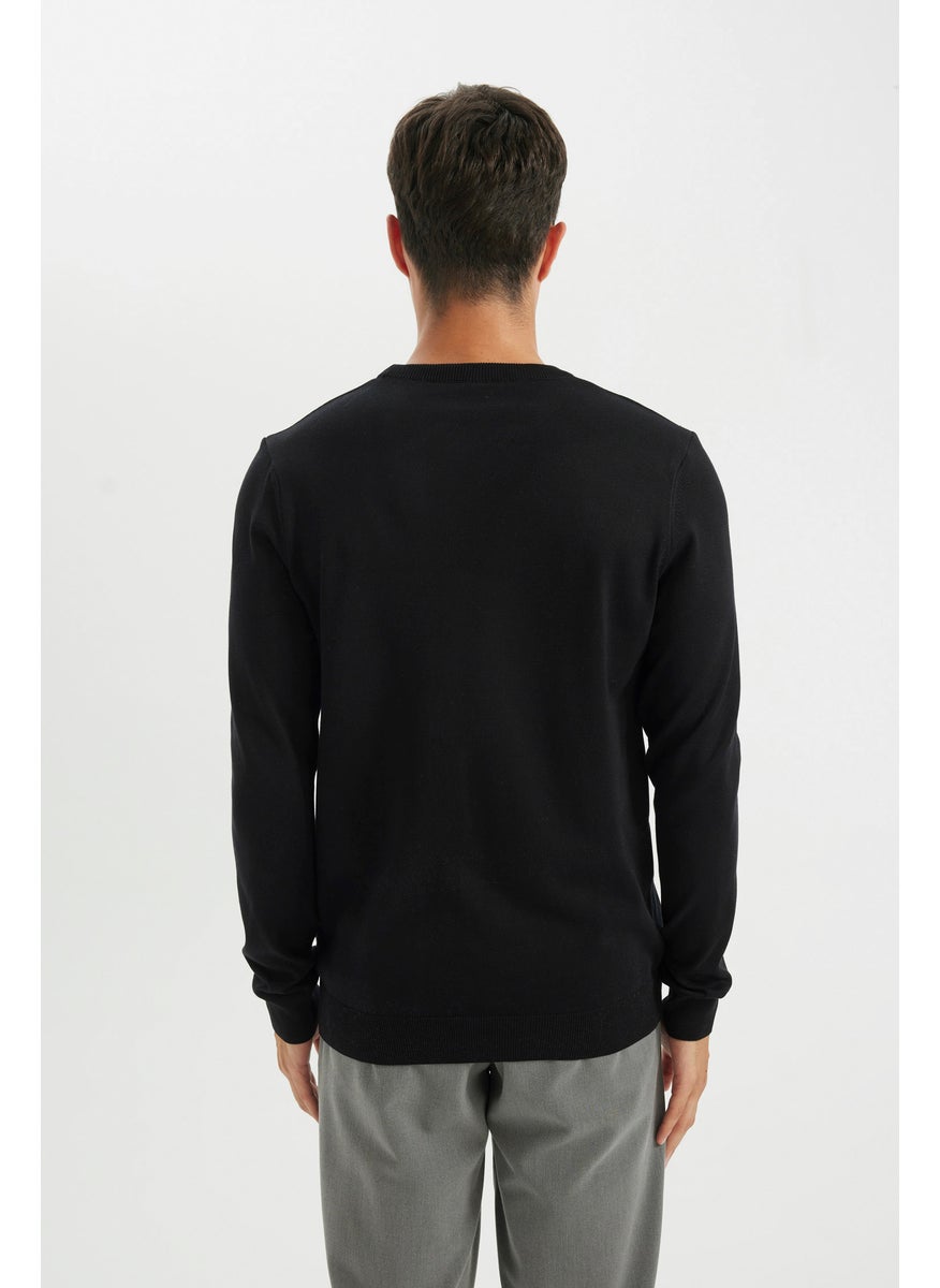 DeFacto - Man Standard Fit Crew Neck Basic Knit Comfortable Pullover - Image 1