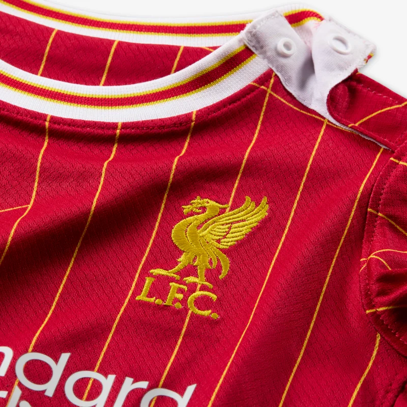 نايكي ليفربول 2024 ستيديوم الأساسي طقم كرة القدم من 3 قطع طبق الأصل للأطفال الصغار والرضّع