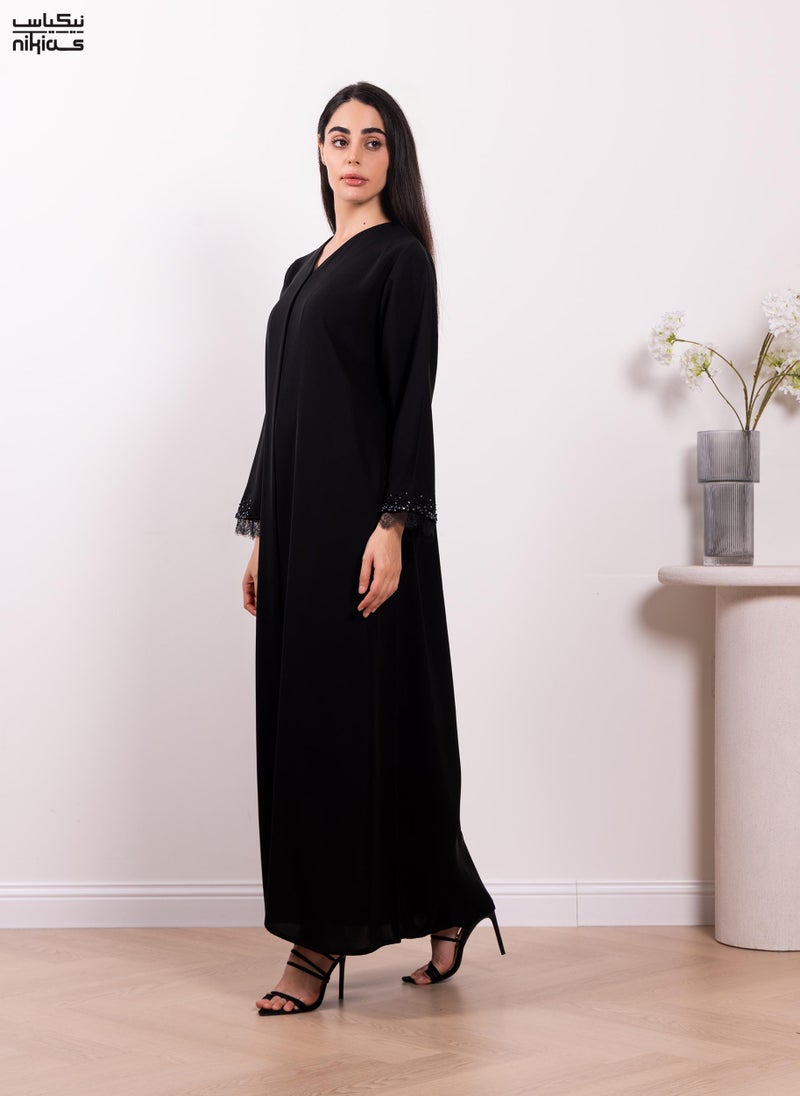 Nikias Elegant Cobra Crepe abaya featuring exquisite dantel and handwork - Image 2