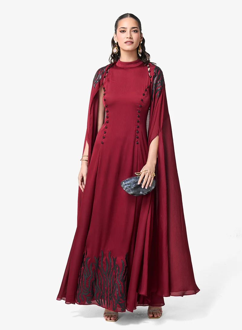 ثريدز باي اجوني فستان ماكسي بأكمام واسعة مزينة وياقة عالية