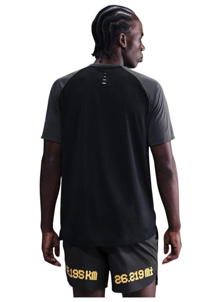 Nike City Marathon Stride T-Shirt - Image 2