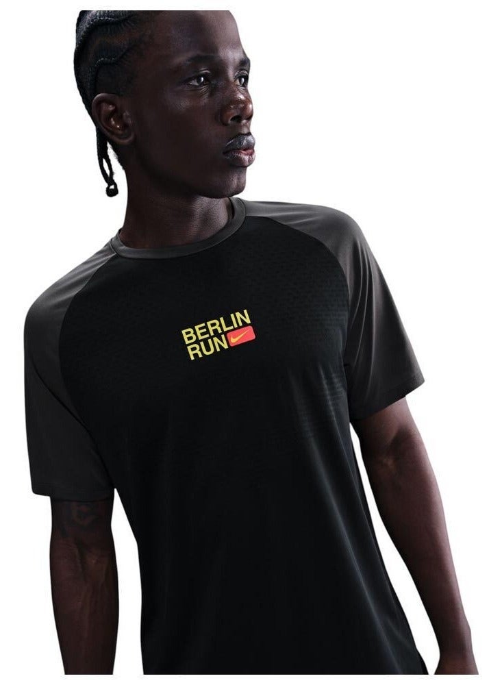 Nike City Marathon Stride T-Shirt - Image 3