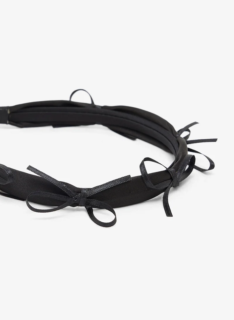 خزانة شريطة شعر بفيونكة