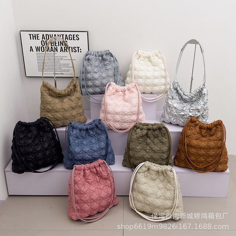 South Korea New Rhombus Bucket Bag 2023 Fashion Pleated Cloud Bag Down Shoulder Crossbody Shopping Big Bag - Image 2