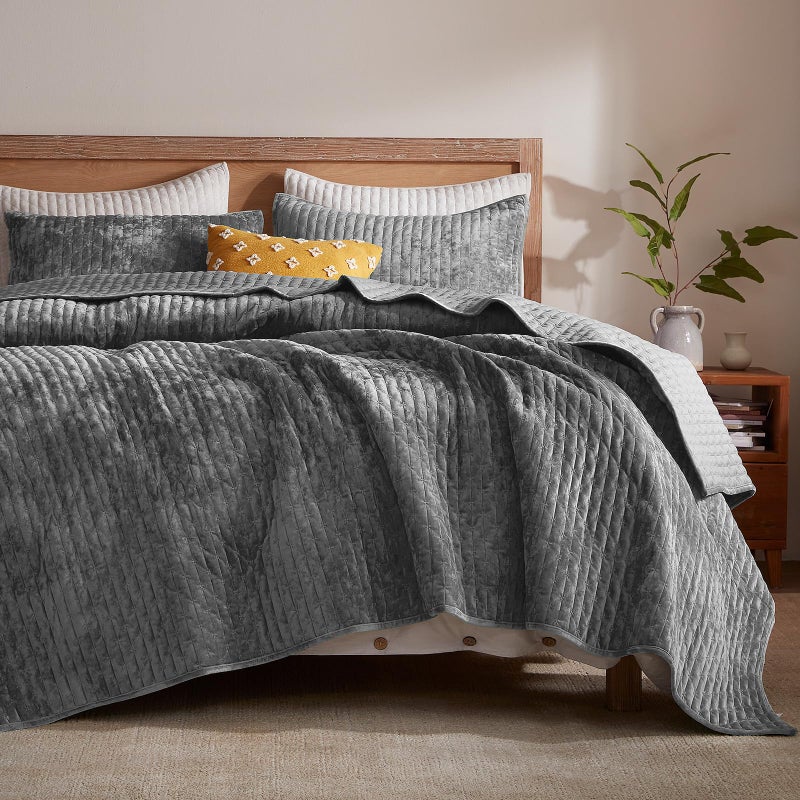 LEAONME Velvet Quilt California King Size 118''x106'', Lightweight Grey Velvet Comforter Set with 2 Matching Shams, Soft Cross Stitch Bedspread, Oversized King Quilt Set for All Season - Image 1