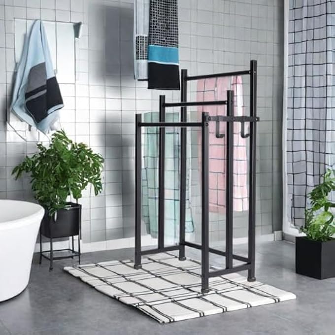 حامل مناشف معدني قائم بذاته بثلاث طبقات، مقاس 3385 بوصة، حامل مناشف حمام أرضي مع خطافات جانبية، منظم حمام قائم لتخزين مناشف اليد ومناشف الغسيل بجوار حوض الاستحمام أو الدش، كبير، أسود - Image 5