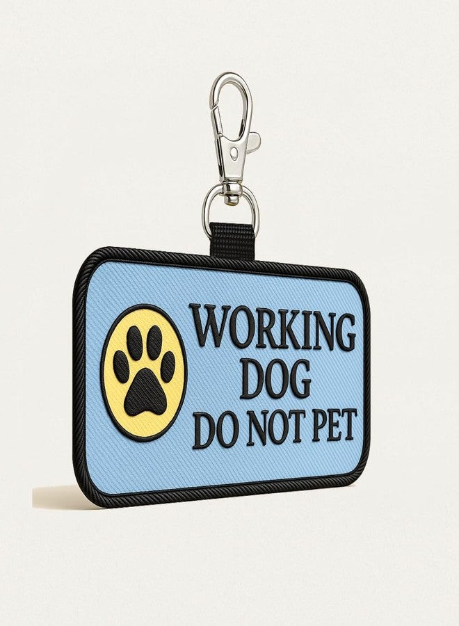 WORKINGSERVICEDOG.COM علامة تعريف معلقة للكلاب العاملة ممنوع لمسها - يتم تثبيتها على سترة أو حزام أو طوق أو مقود أو حاملة الكلاب العاملة. - Image 1