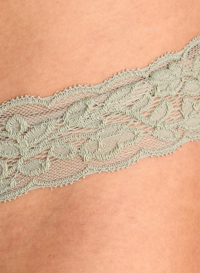 Splash FAV Lace Detail Thongs - Image 3