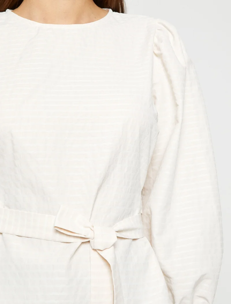 كوتون Belted Blouse Balloon Sleeves Crew Neck Textured