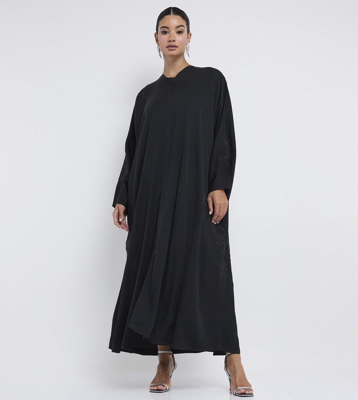 ROZA Elegant Embroidered Abaya - Image 2