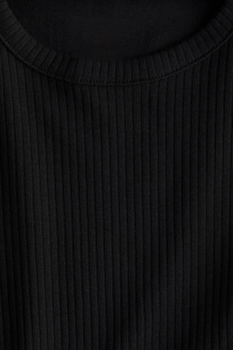 اتش اند ام بلوزة من القطن المرن