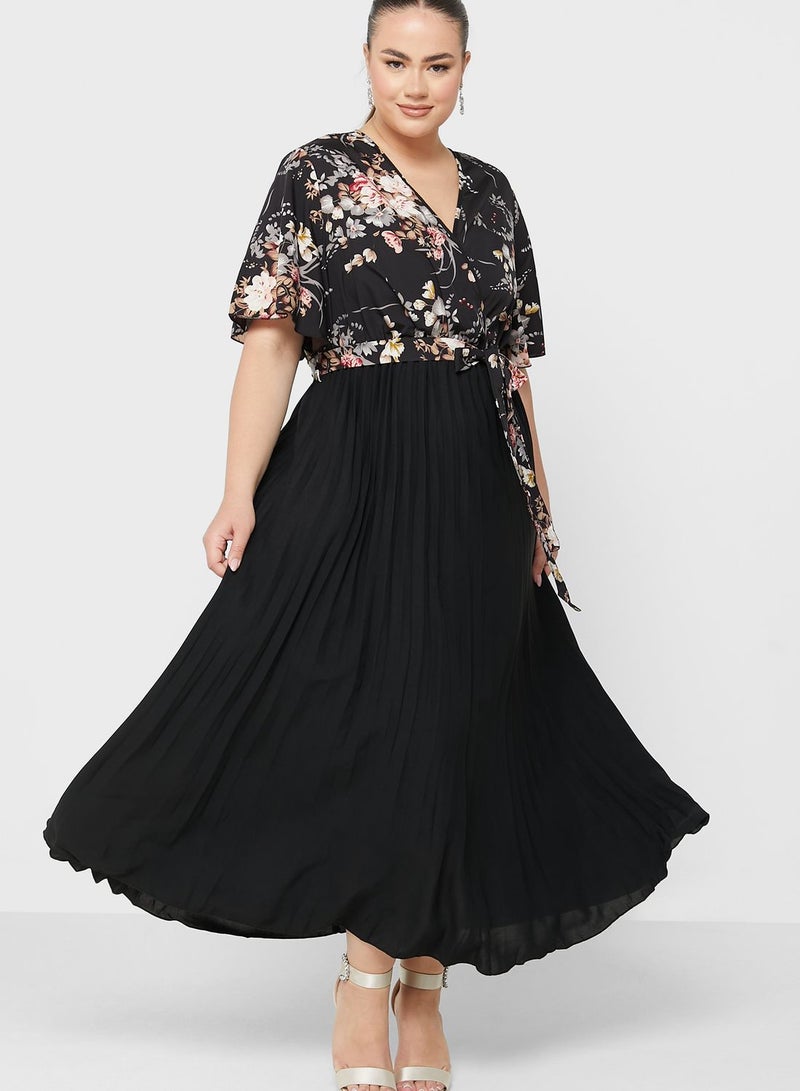 Ella Plus Floral Pleated Midi Dress - Image 1