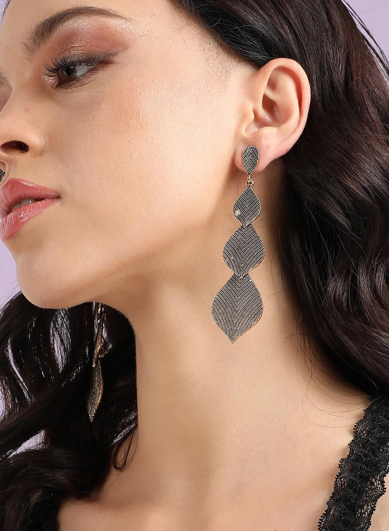 SOHI Intricate Motif Long Artificial Drop Earring Jewellery