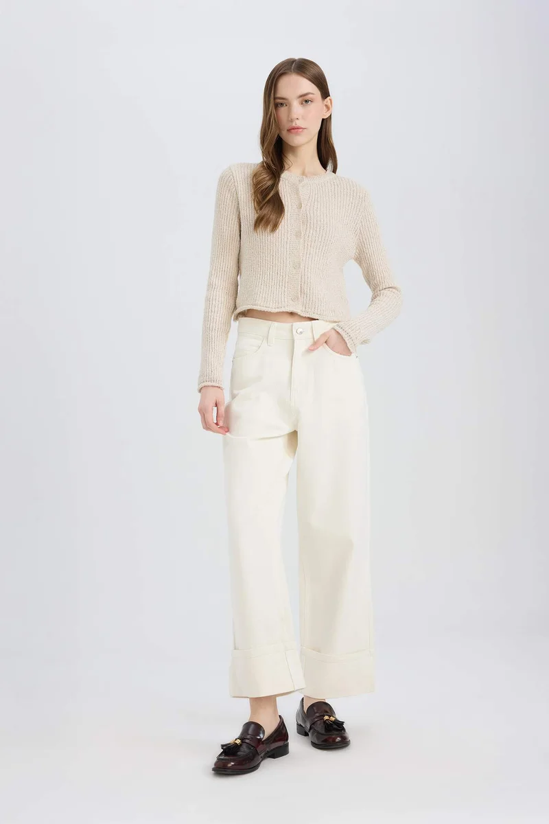 ديفاكتو Slim Fit Crew Neck Buttoned Knitwear Cardigan