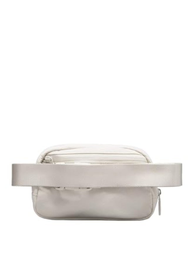 Lululemon Everywhere Belt Bag 1L - Image 2