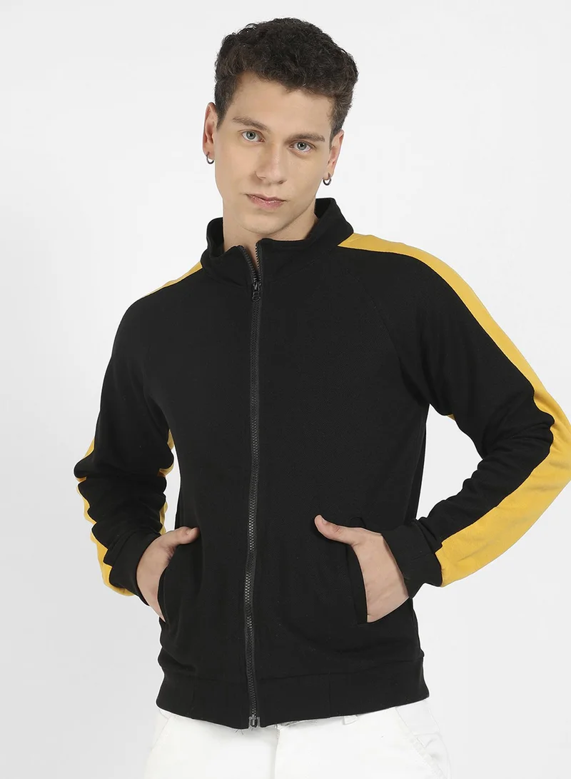 كامبوس سوترا جاكيت رجالي بسحاب أمامي باللونين الأسود والخردلي بتفاصيل متباينة للاستخدام الكاجوال