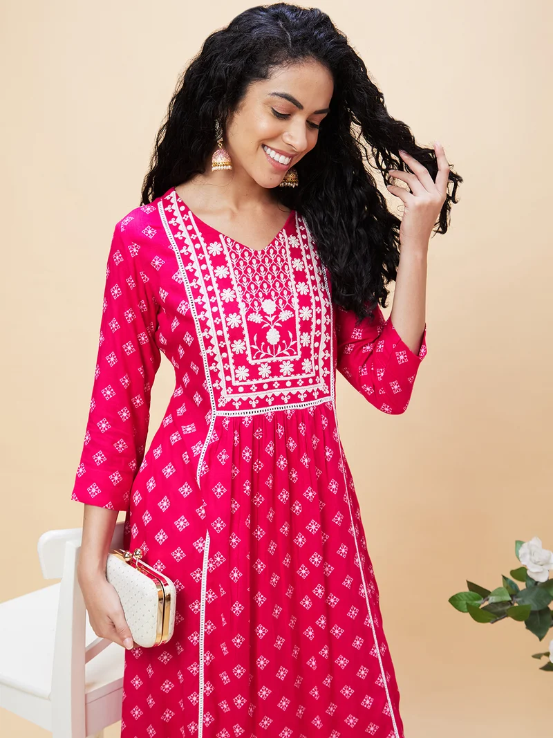 globus Women Ethnic Motifs Printed Thread Work Detail Kurta