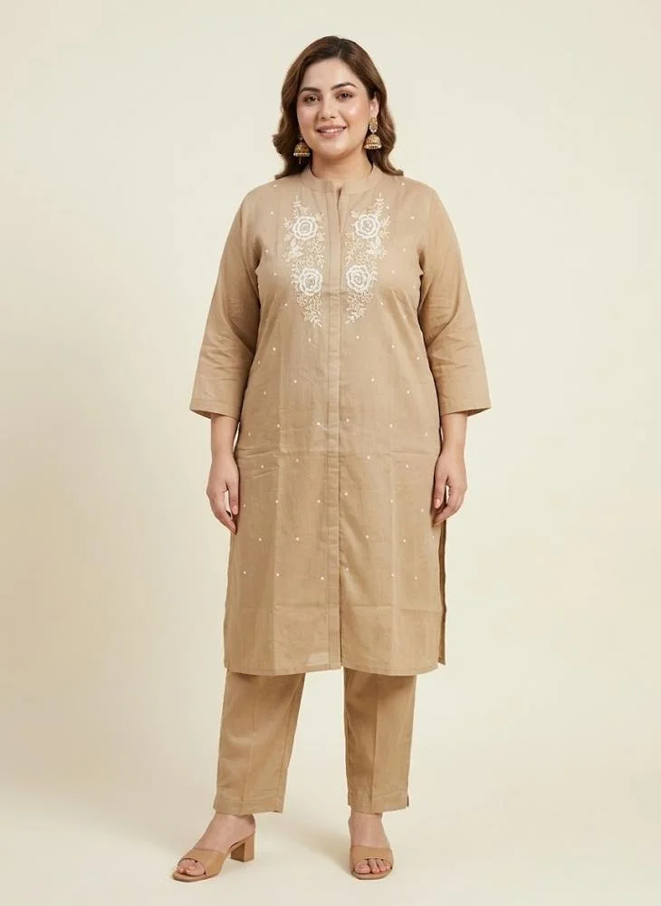 Viny PLUS SIZE VINY Beige Floral Embroidered Top & Pant Set – Women's Indian Ethnic Wear