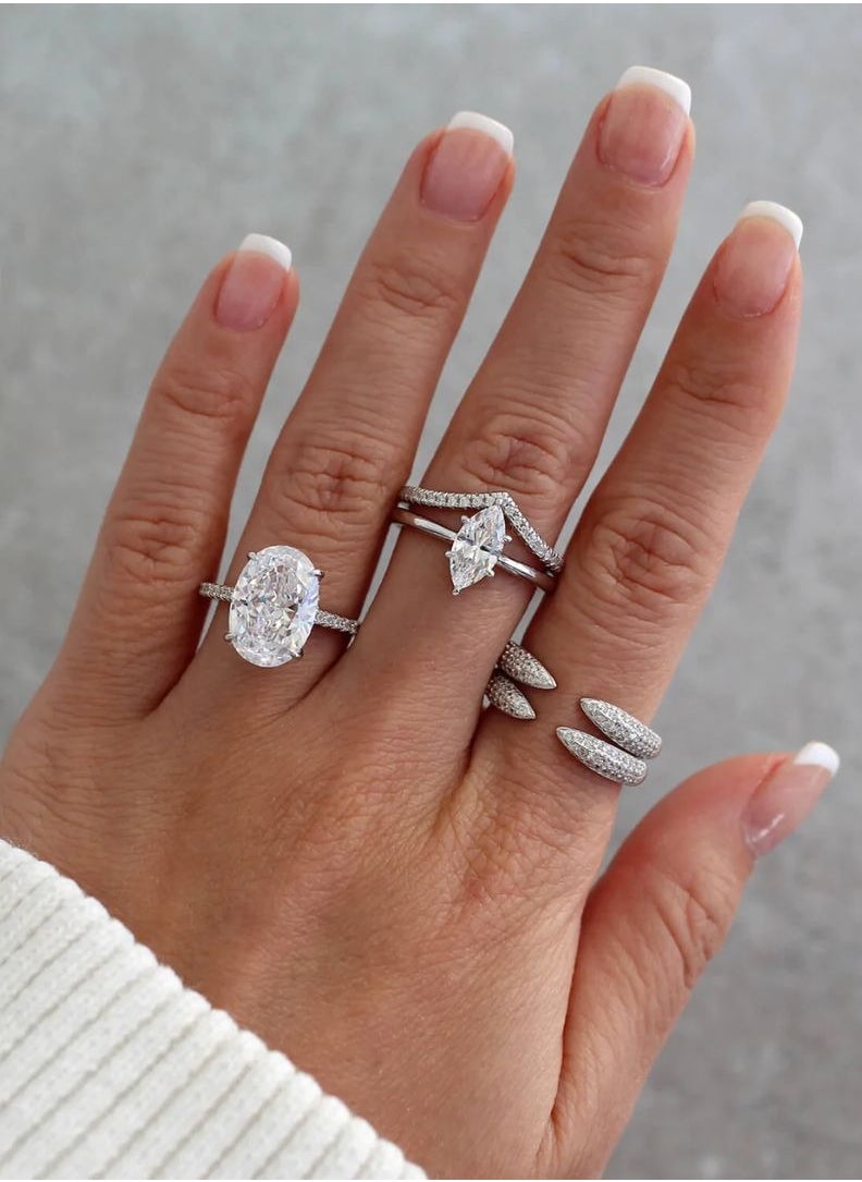 LAVEEN JEWELLERY خاتم مطلي بالذهب عيار 18 قيراطًا والروديوم | خاتم سوليتير كلاسيكي مقطوع بيضاويًا من الثلج المجروش | فضة إسترليني عيار 925 مع حجر كريم من الزركونيا المكعب 5A | مجوهرات وإكسسوارات نسائية  - Image 4