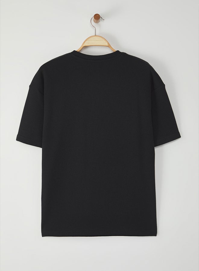 trendyol Black Oversize/Wide Cut Embroidered Textured T-Shirt - Image 3