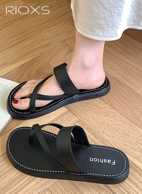 Women's Lightweight Summer Sandals, Breathable PVC Open-Toe Crisscross Strap Casual Slip-Ons, Non-Slip Bathroom and Beach Shower Shoes, Waterproof Low-Heel Outdoor Walking and House Slippers, Cute and Fashionable Everyday Comfort Footwear, Perfect for Travel and Beach Walks, Black
