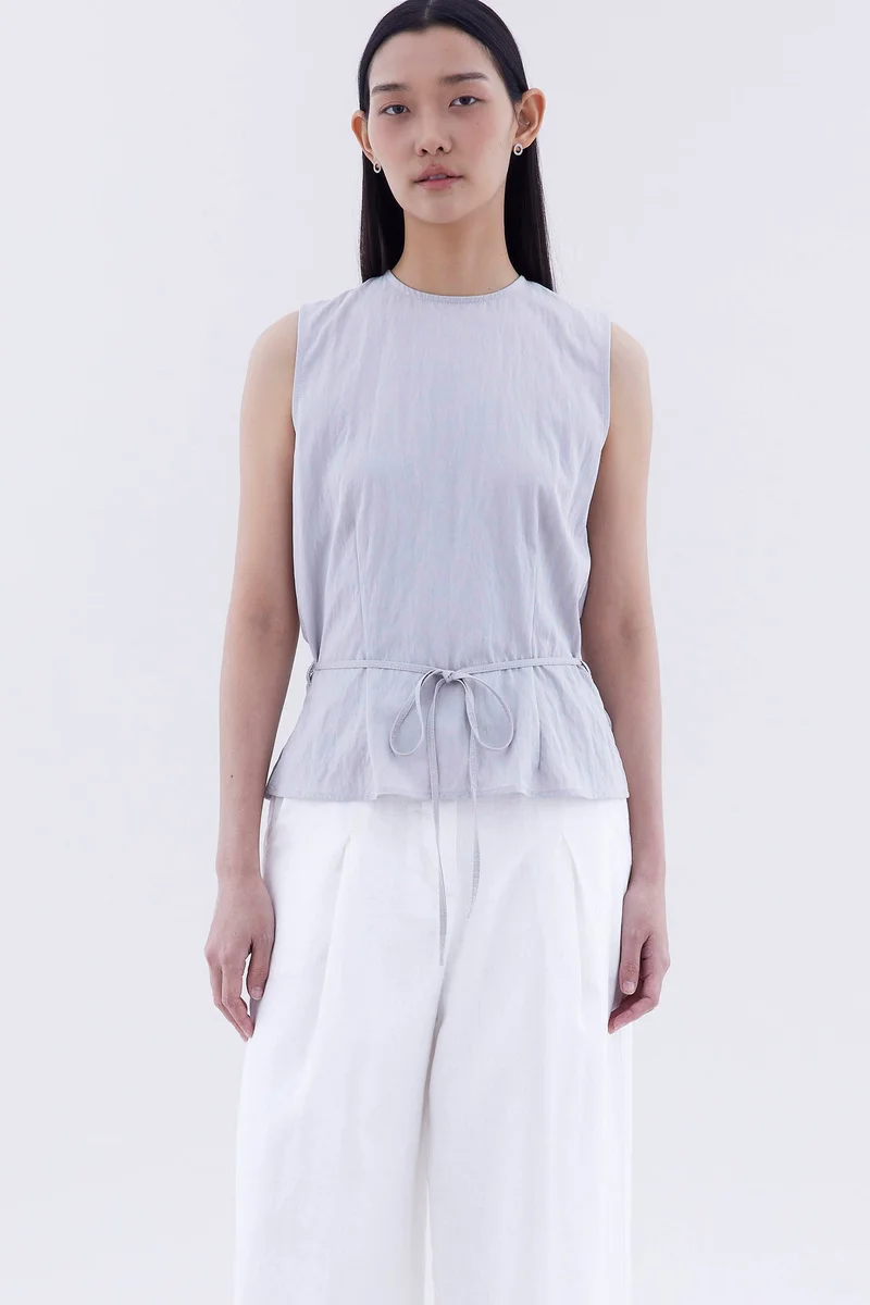 ذا اديتورز ماركت بلوزة ميجان بظهر مفتوح