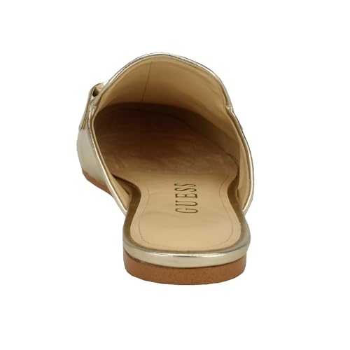 GUESS حذاء مولي BOMMIYA للنساء من GUESS، ذهبي 710، 6.5 - Image 3