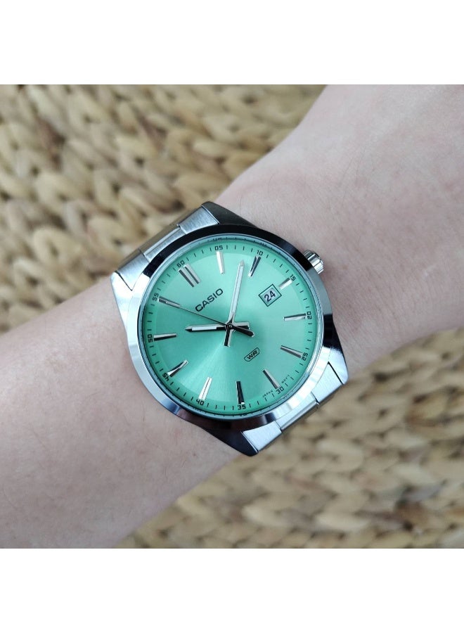كاسيو ساعة كاسيو رجالية ستانلس ستيل MTP-VD03D-3A2UDF – ميناء أخضر بتصميم نحيف مع عرض للتاريخ ومقاومة للماء - Image 4